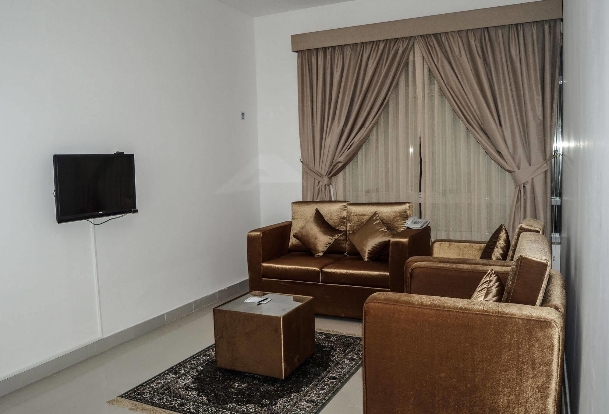 Al Khaleej Plaza Furnished Apartments Llc 아지만 외부 사진
