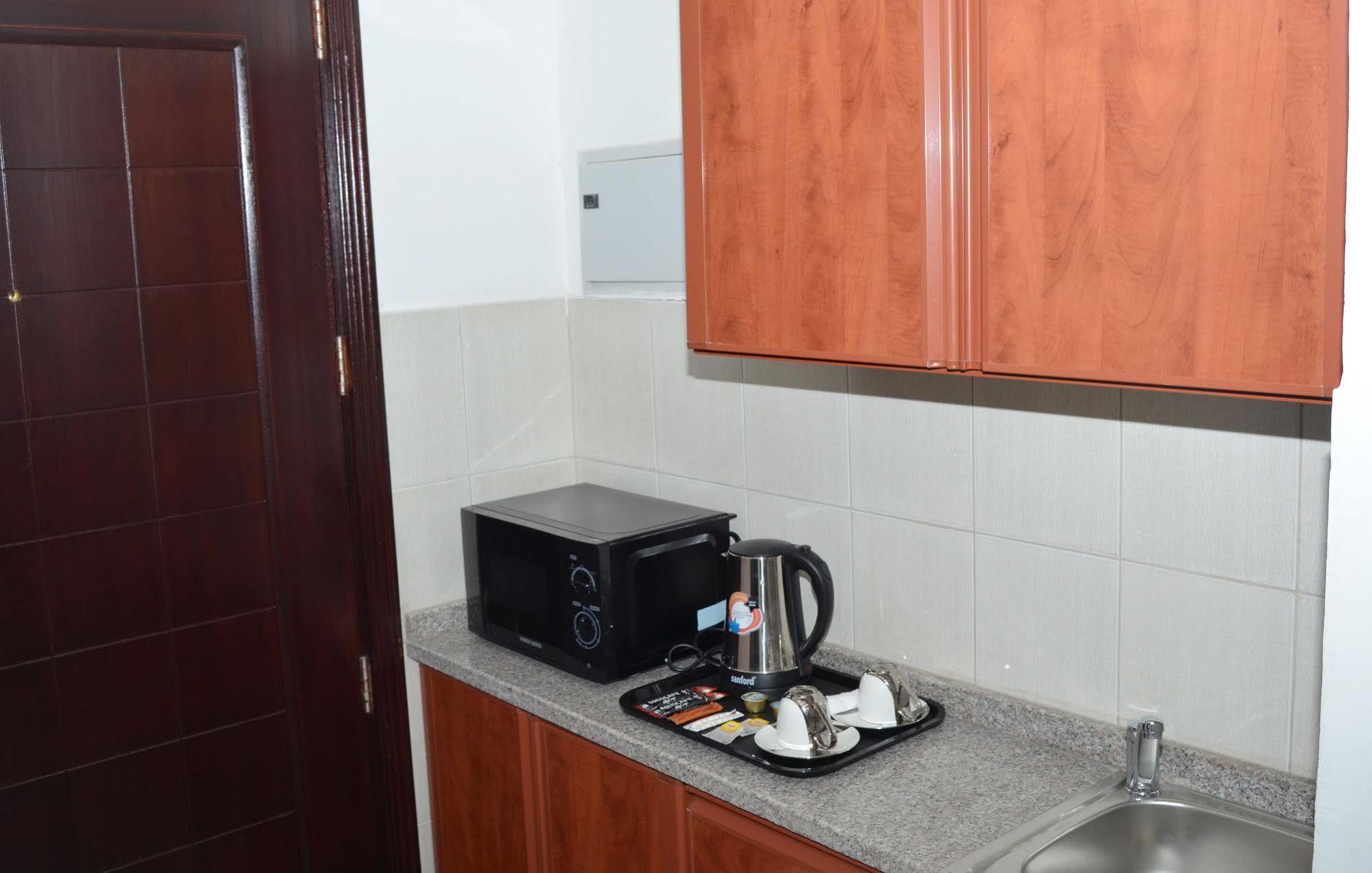 Al Khaleej Plaza Furnished Apartments Llc 아지만 외부 사진